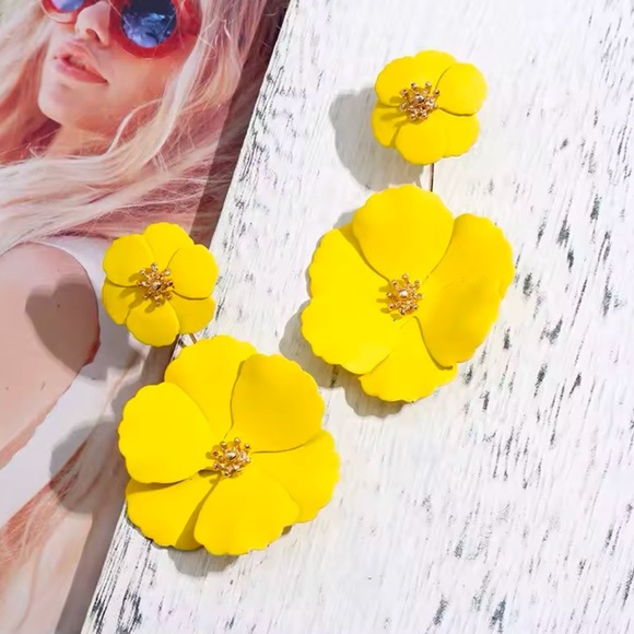 Anthropologie Yellow Blossom Flower Earrings - Picture 3 of 4